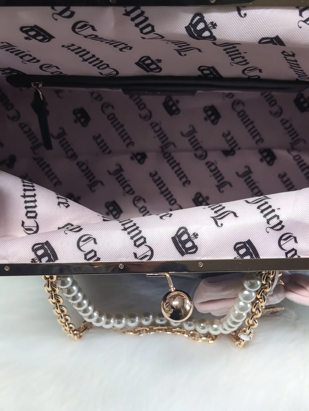 Viral 🎥 Juicy Couture Chic Y2K Large Kiss Lock Frame Clutch, Licorice + Pink 🩷 - Picture 11 of 16